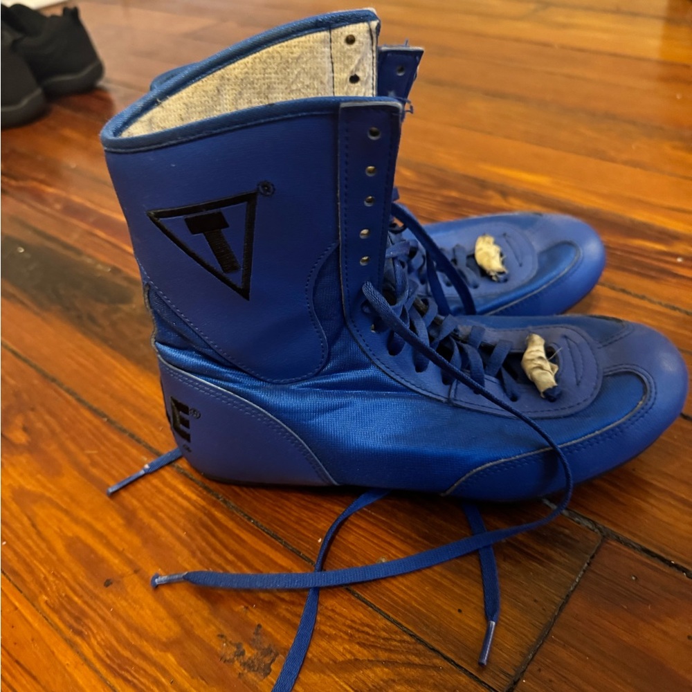 High-Top Boxing shoes - Picture 3 of 4